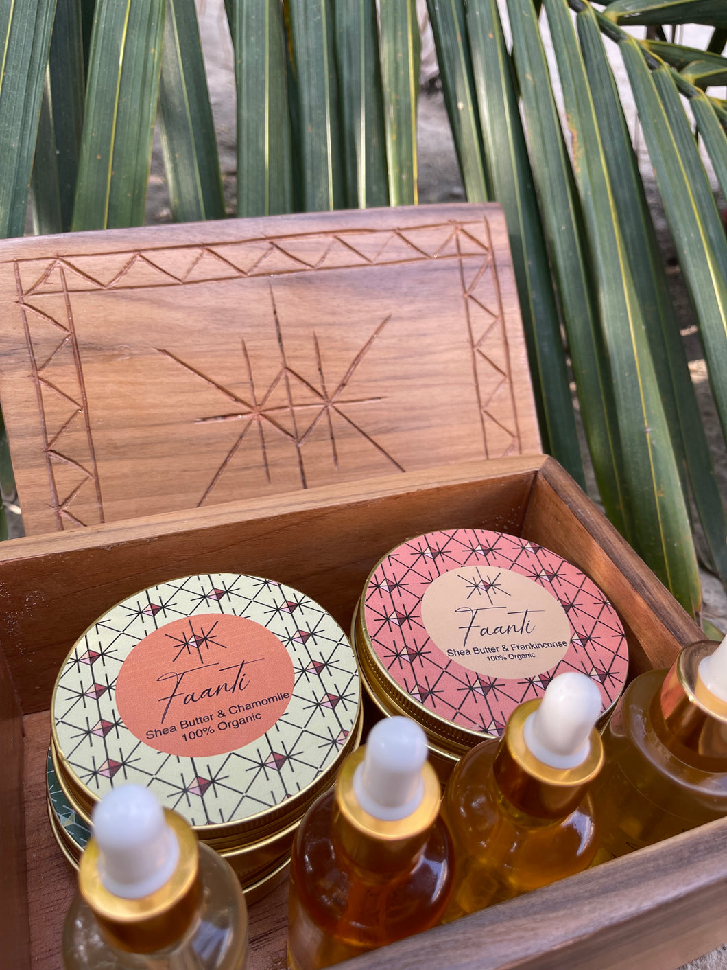 Golden Beauty Box